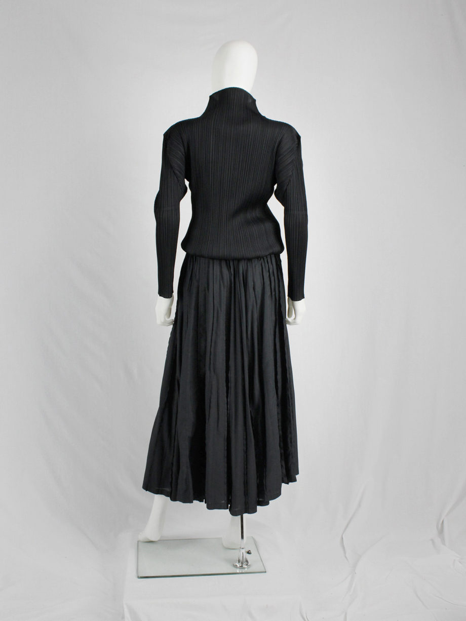 vaniitas Issey Miyake black maxi skirt with inside out pleats 2152