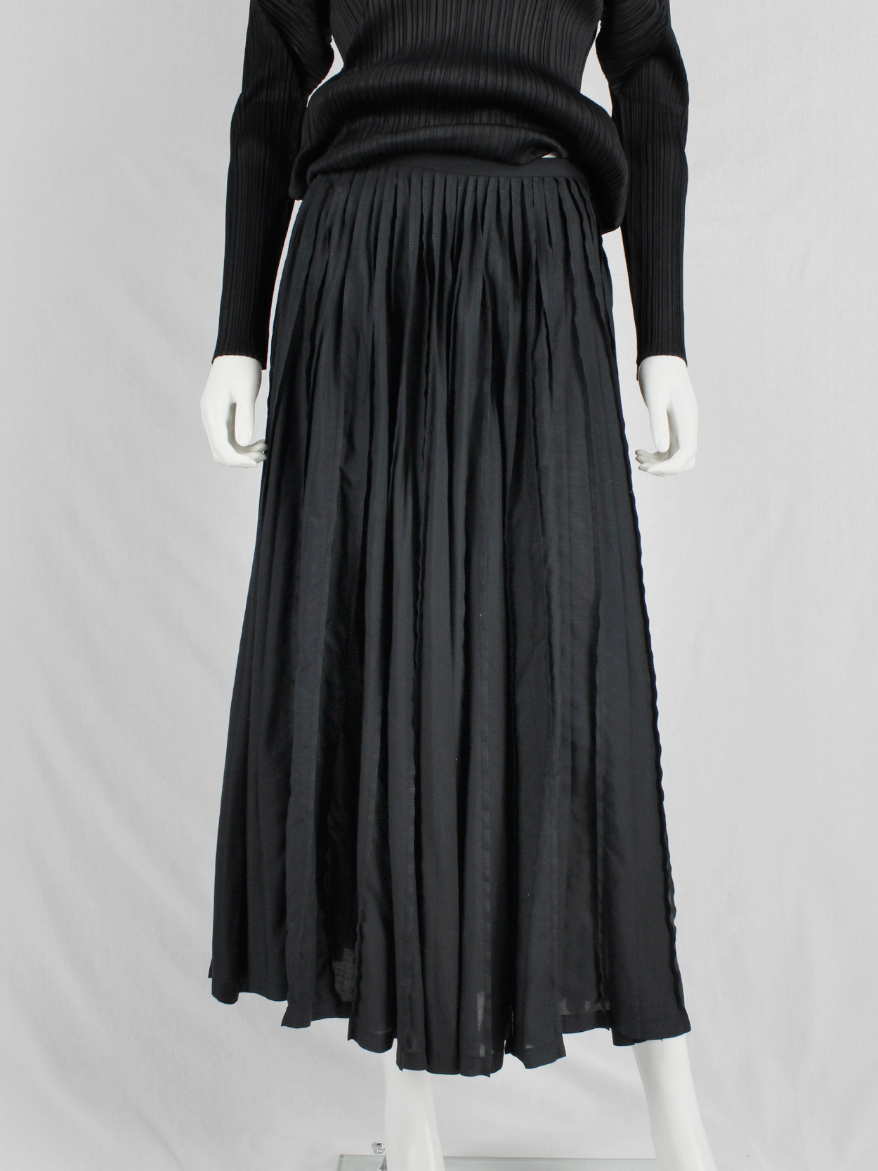 Issey Miyake black maxi skirt with inside out pleats - V A N II T A S