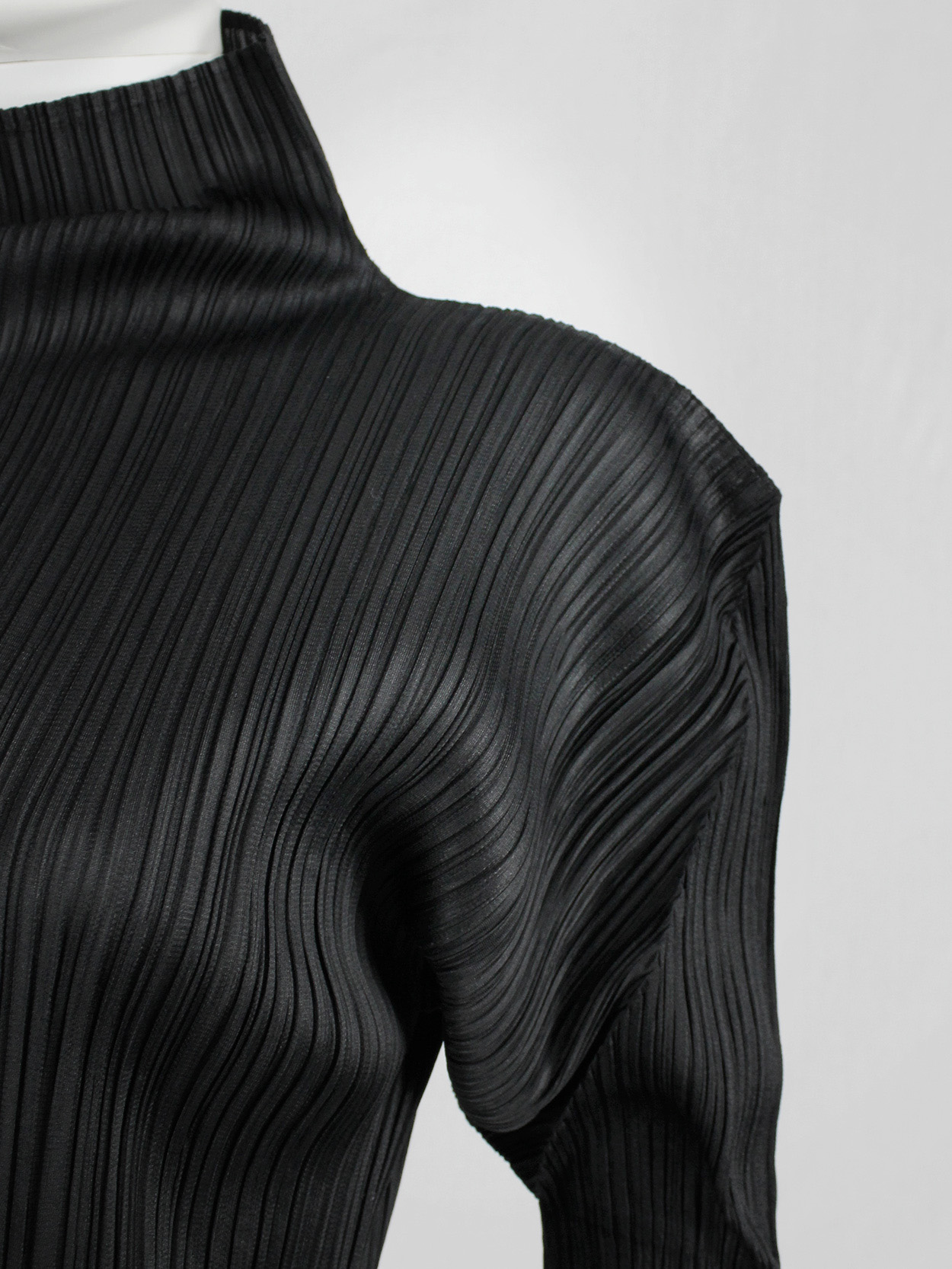 Issey Miyake black turtleneck jumper with fine pressed pleats - V A N ...