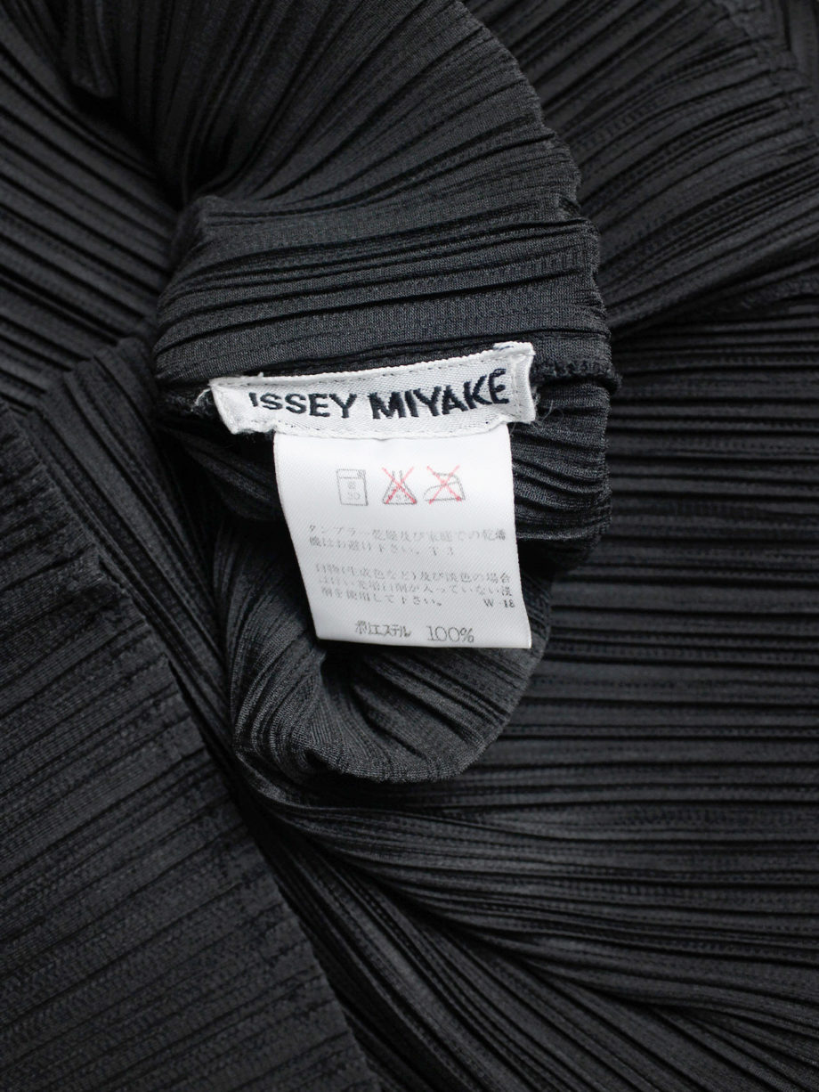 vaniitas Issey Miyake black turtleneck jumper with fine pressed pleats2457