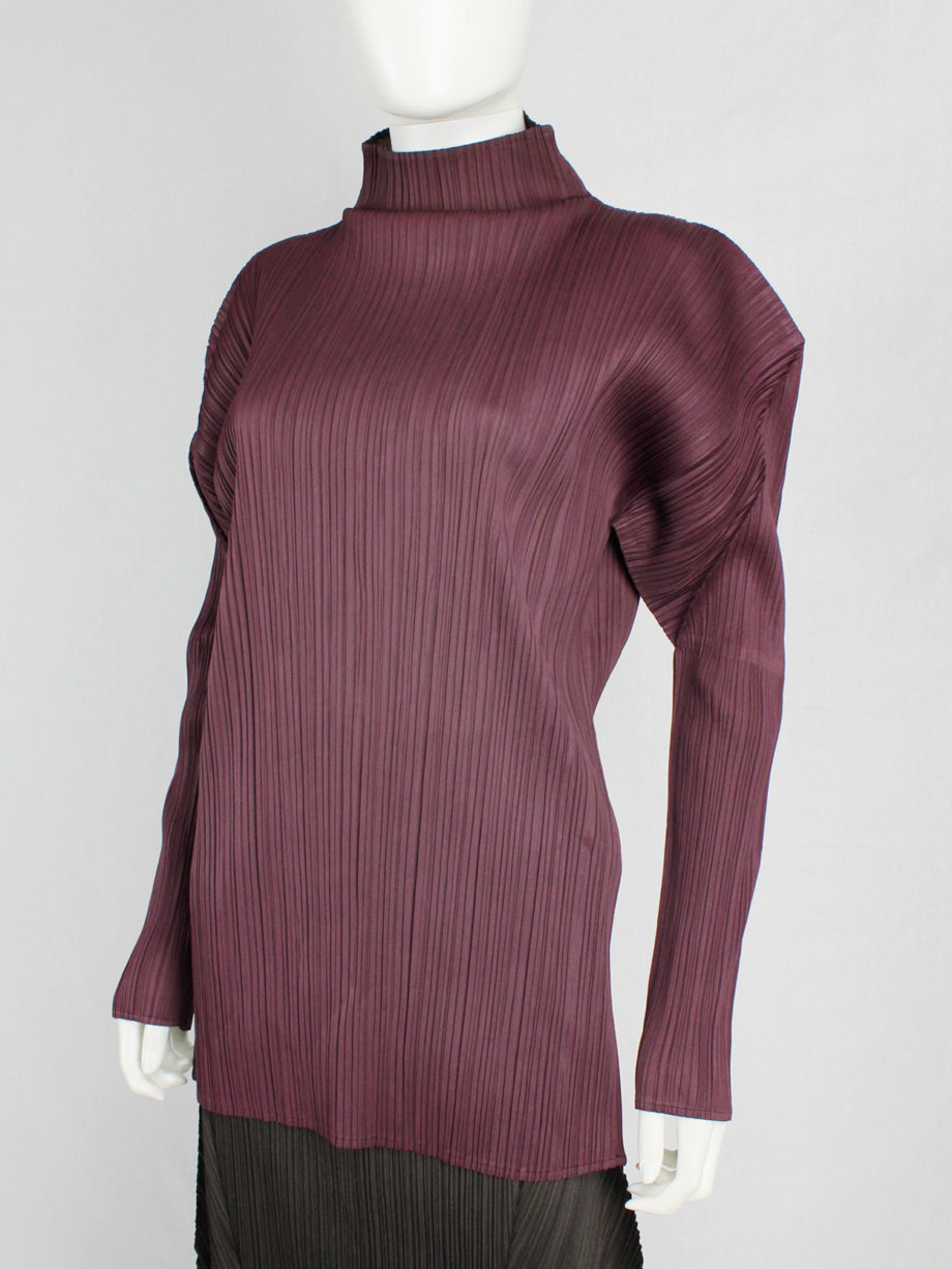 vaniitas vintage Issey Miyake pleates burgundy jumper with square shoulders 6415