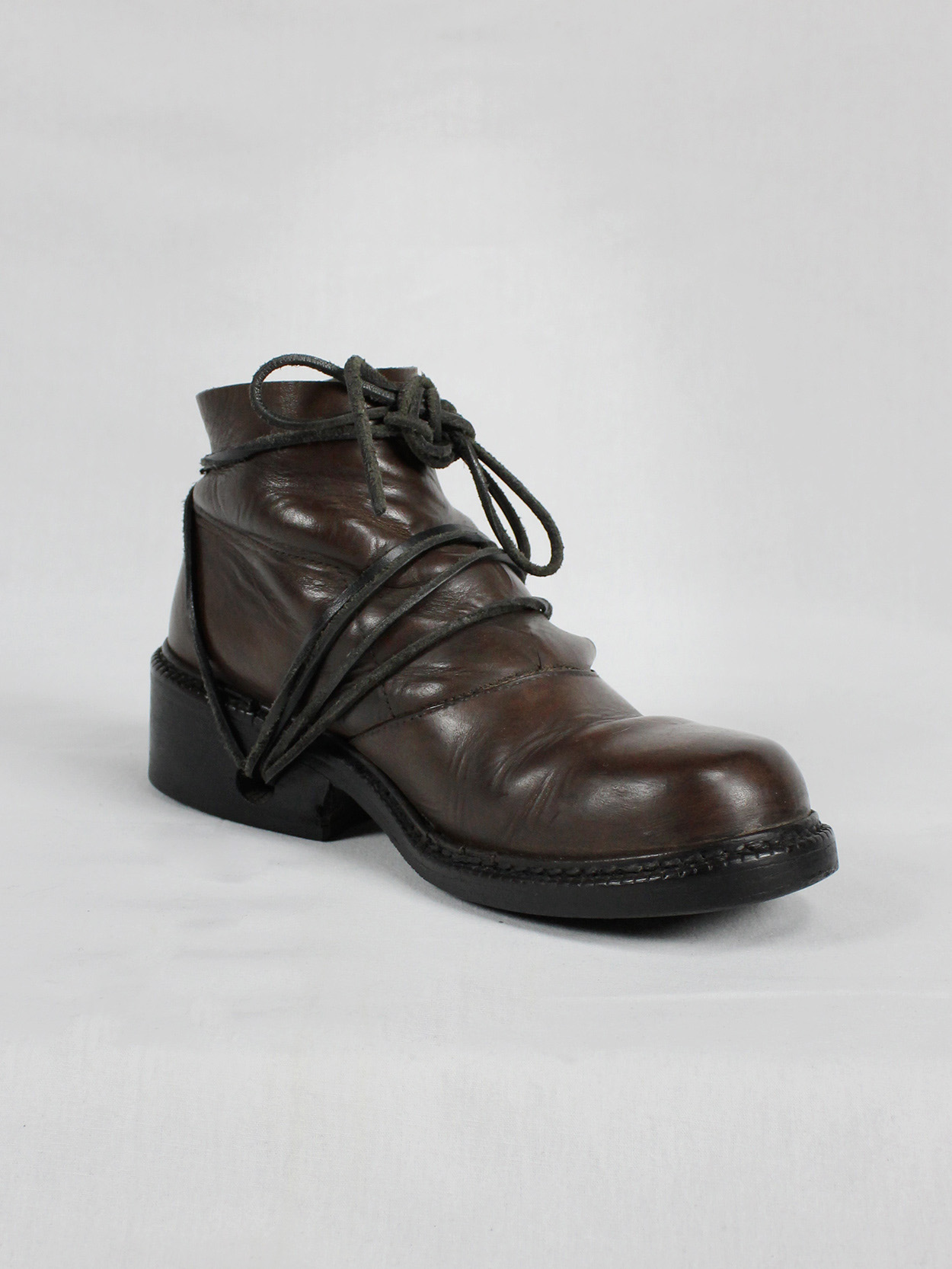 Dirk Bikkembergs brown boots with flap and laces through the soles (45) — fall 1994