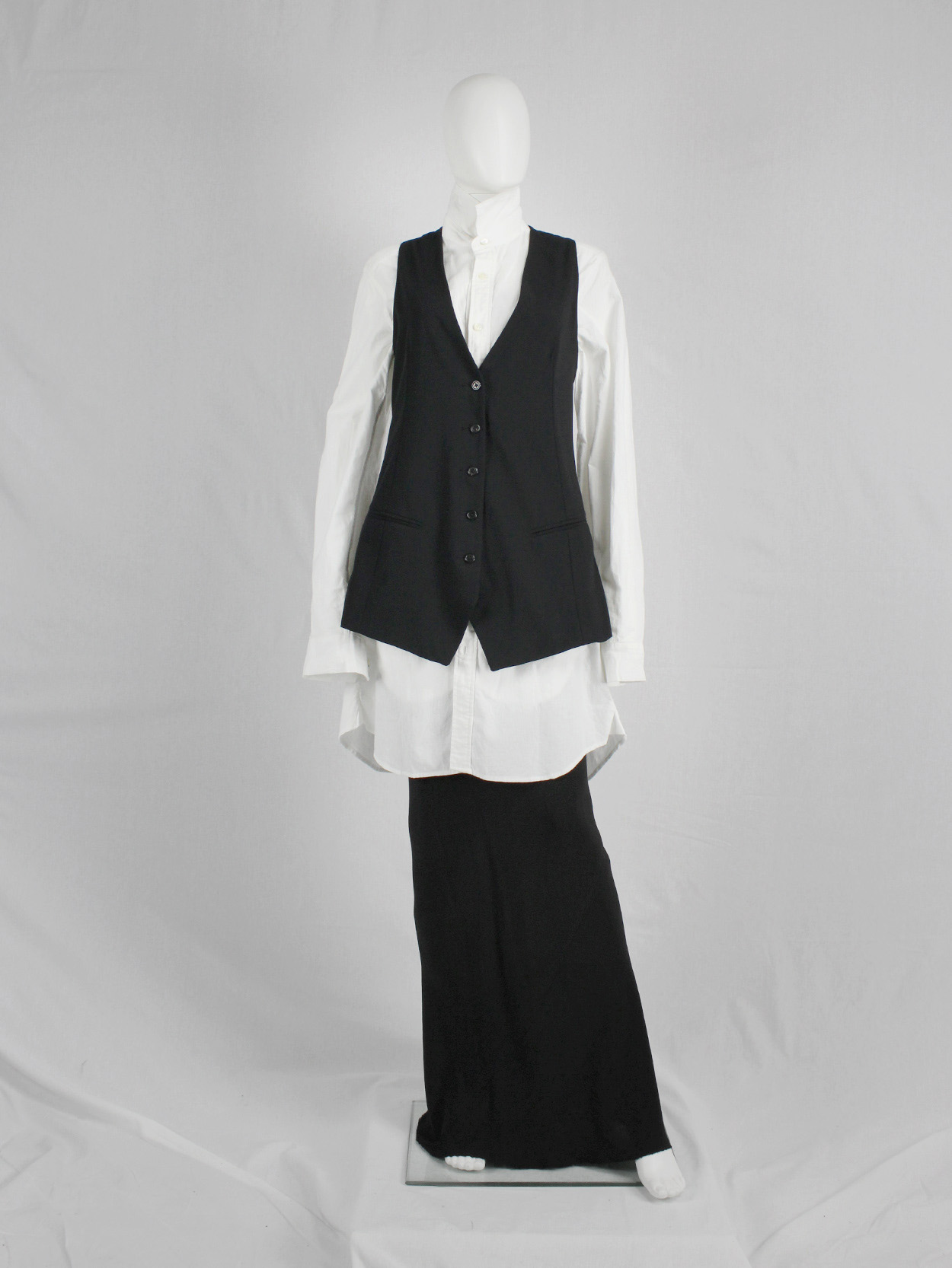 vaniitas Ann Demeulemeester black waistcoat with open satin back and straps runway spring 2008 (15)