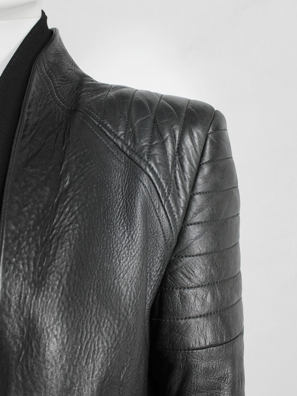 vaniitas Haider Ackermann black leather biker blazer with padded shoulder details fall 2012 (5)
