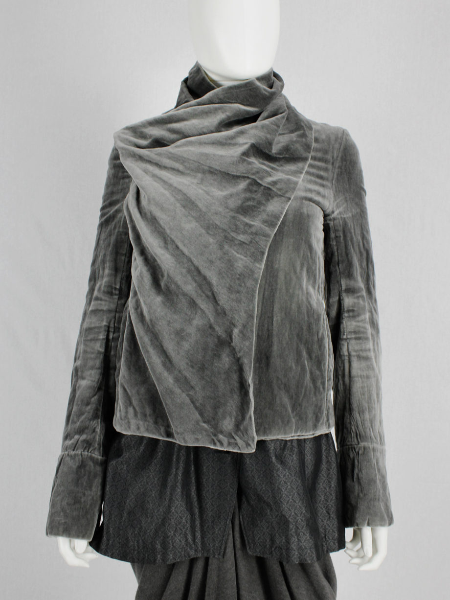 vaniitas Haider Ackermann grey velvet bomber jacket with draped sash runway fall 2007 (8)