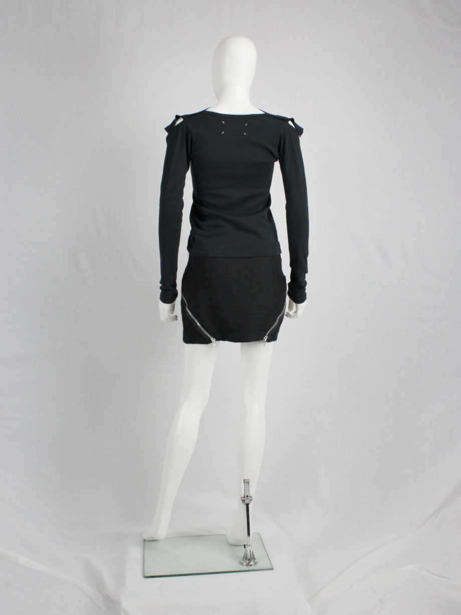vaniitas Maison Martin Margiela black jumper with square front and cold shoulder fall 2001 (6)