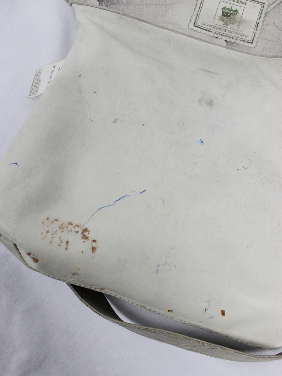 vaniitas vintage Maison Martin Margiela white bag with trompe-l’oeil of a Chesterfield fall 2004 (20)