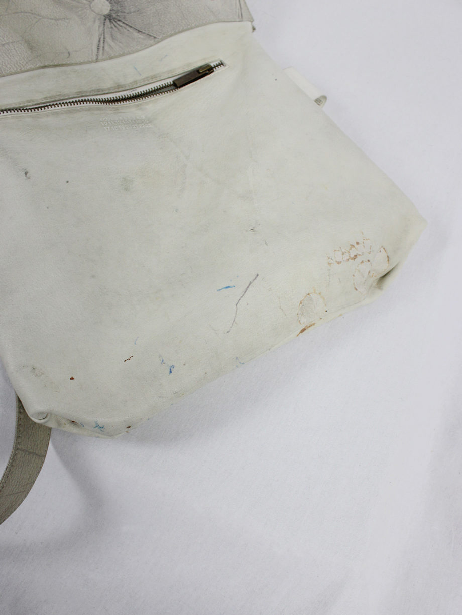 vaniitas vintage Maison Martin Margiela white bag with trompe-l’oeil of a Chesterfield fall 2004 (21)