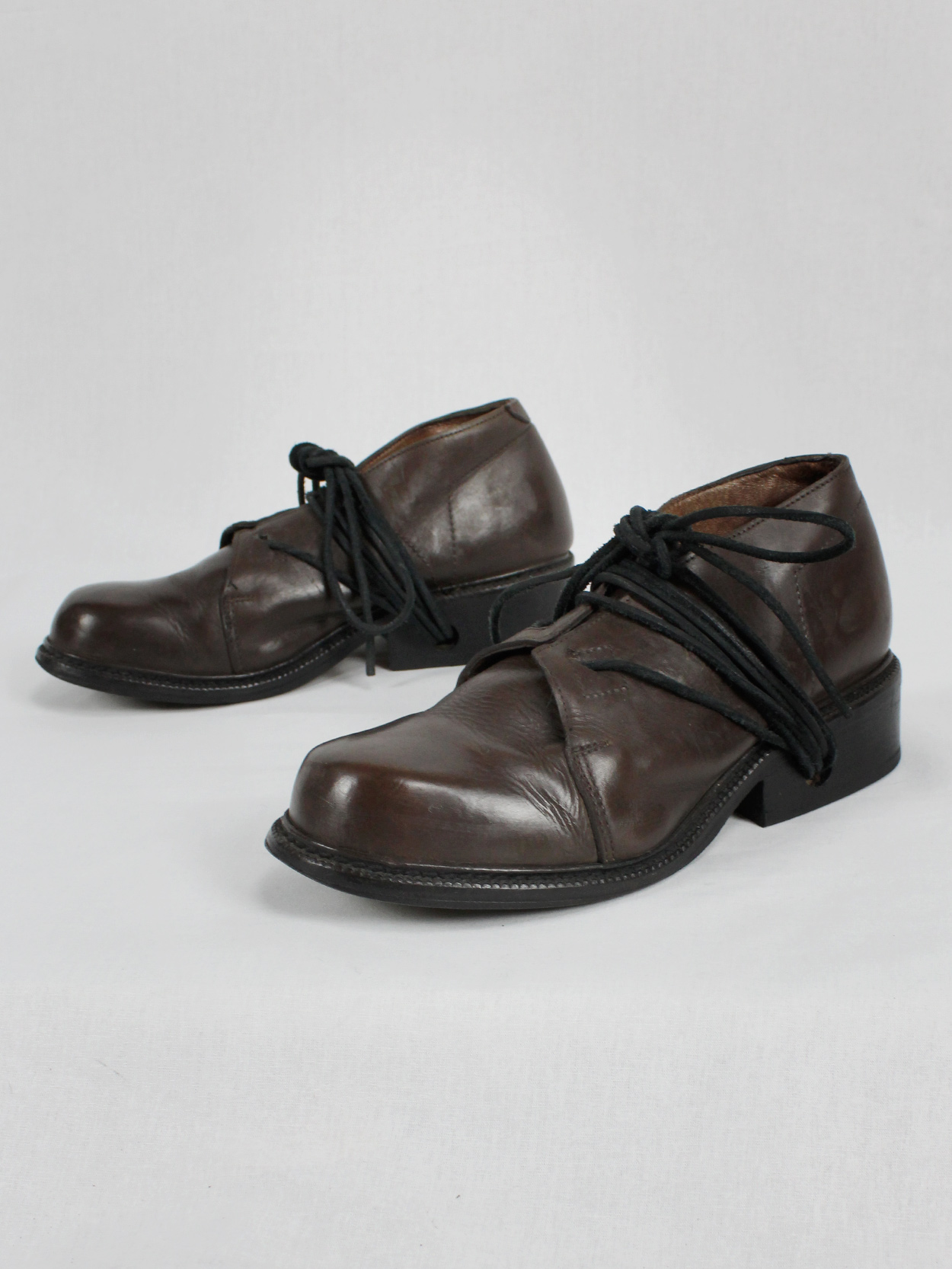 Dirk Bikkembergs brown derby shoes with laces through the soles (40/41 ...