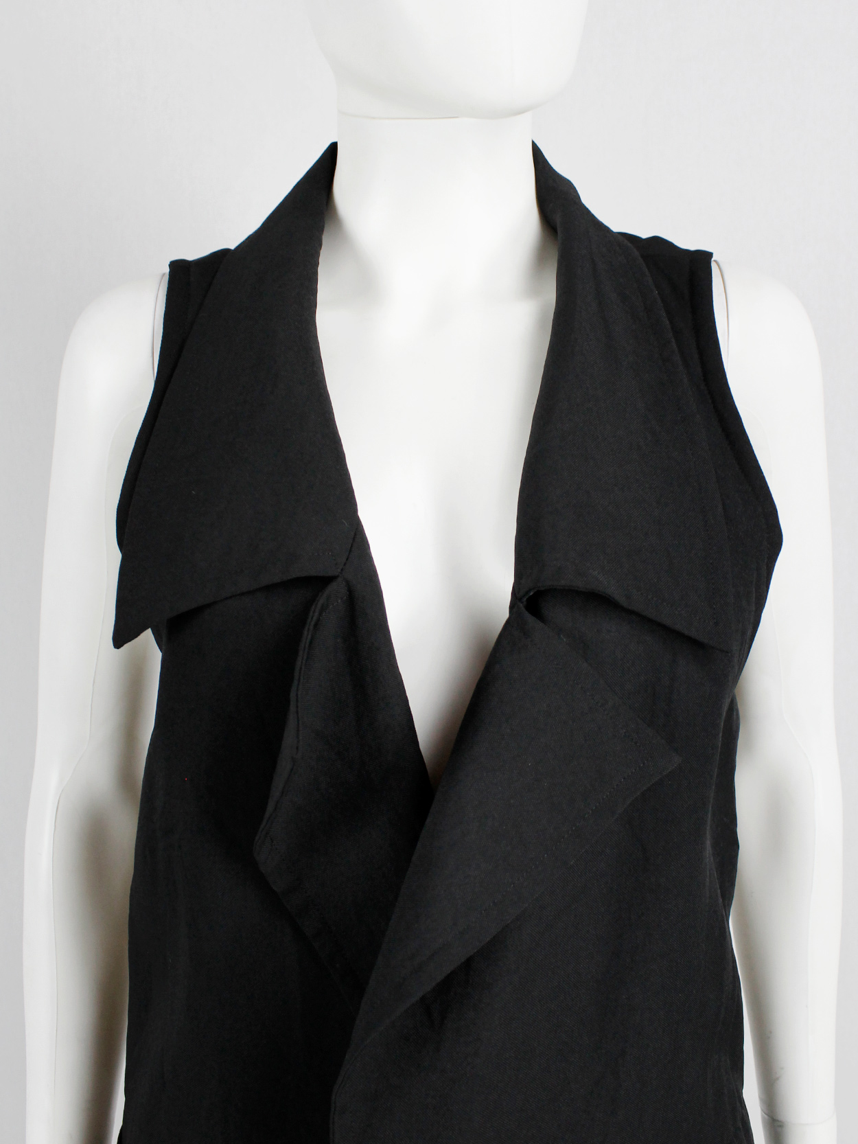 Limi Feu black long belted waistcoat with open back - V A N II T A S