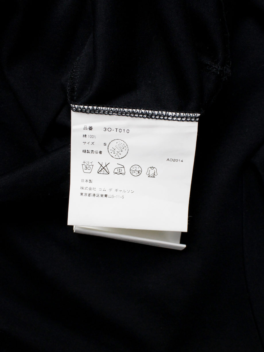 Noir Kei Ninomiya black t-shirt gathered at the waist by rows of pearls spring 2015 (10)