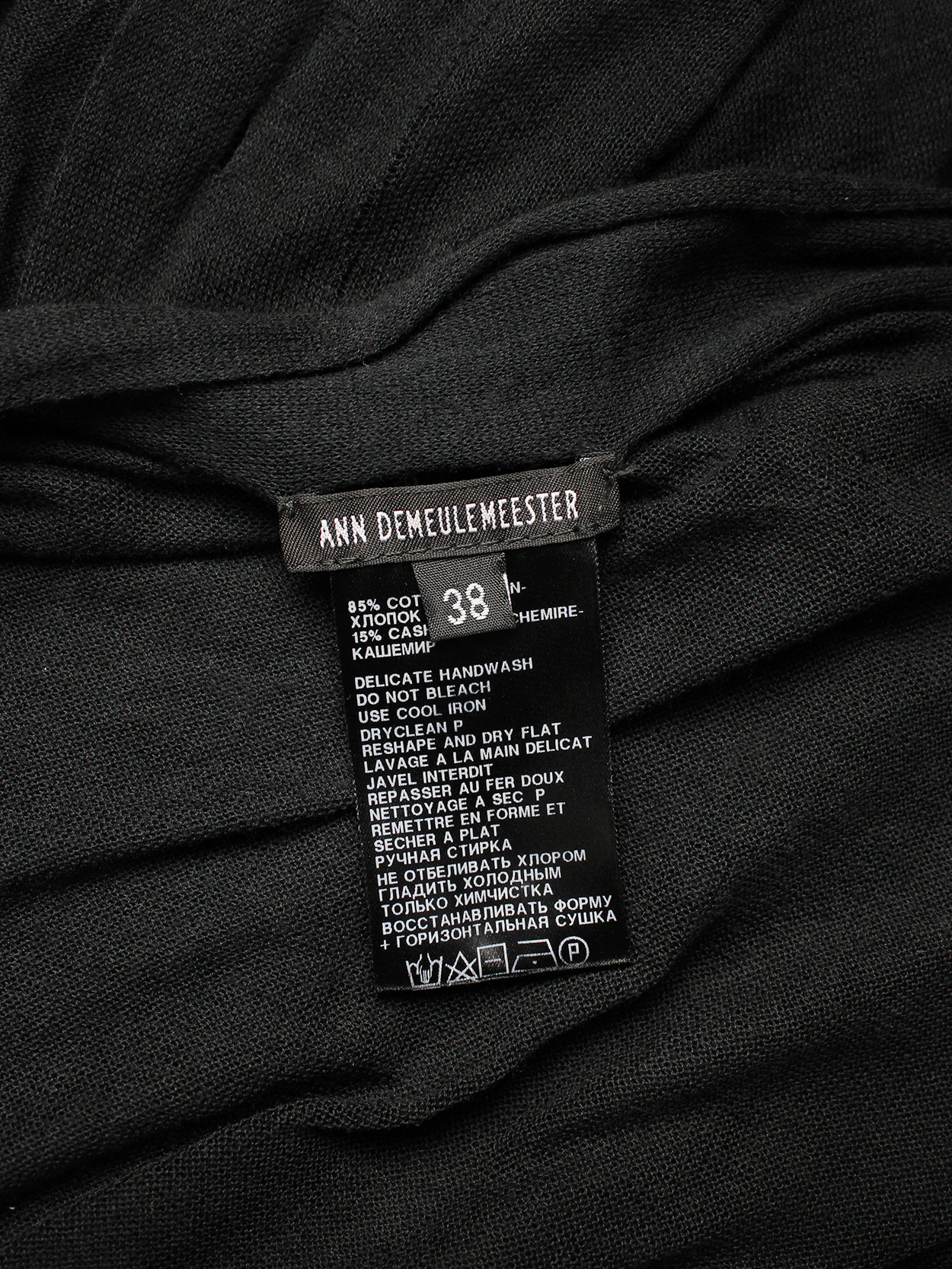 vaniitas Ann Demeulemeester black convertible scarf with buttons (14)