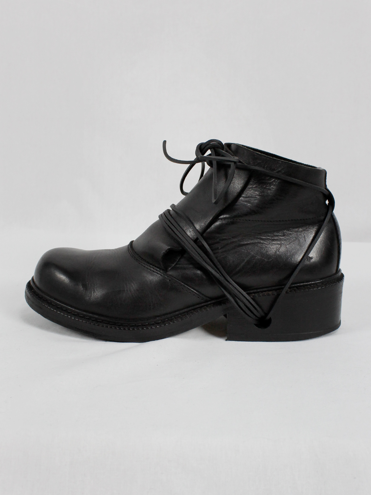 Dirk Bikkembergs black boots with flap and laces through the soles (41 ...