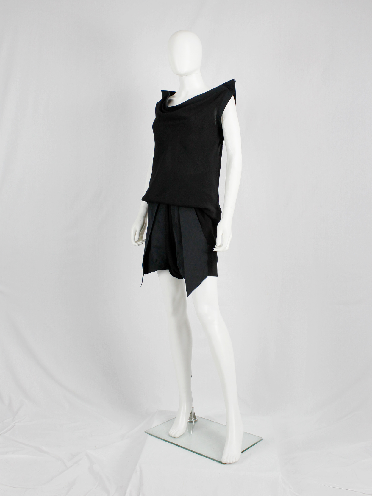 vaniitas Rick Owens RELEASE black set of geometric top and shorts runway spring 2010 (9)