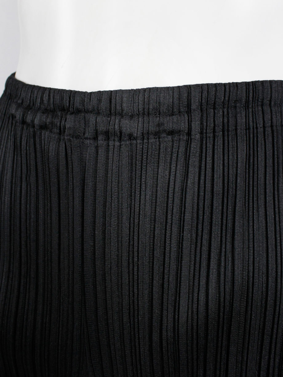 vaniitas vintage Issey Miyake Pleats Please black pleated trouser with cigarette legs (6)
