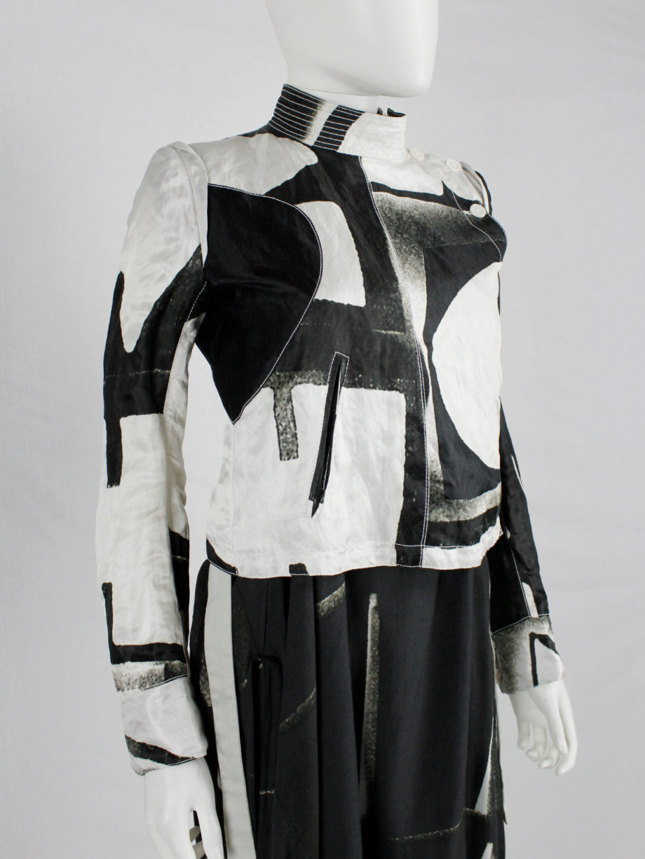 Ann Demeulemeester black and white fencing jacket with side button closure runway spring 2011 (13)