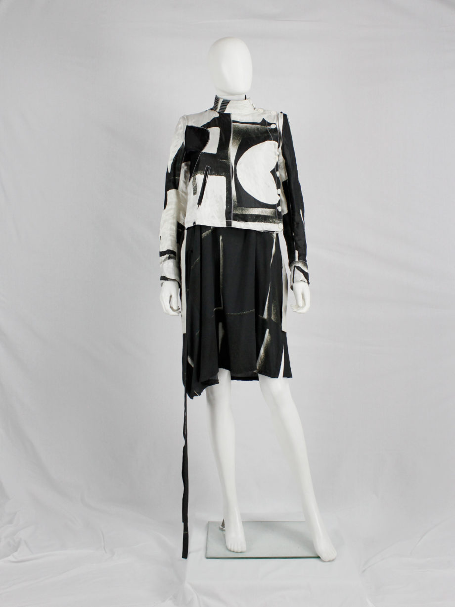 Ann Demeulemeester black and white fencing jacket with side button closure runway spring 2011 (7)