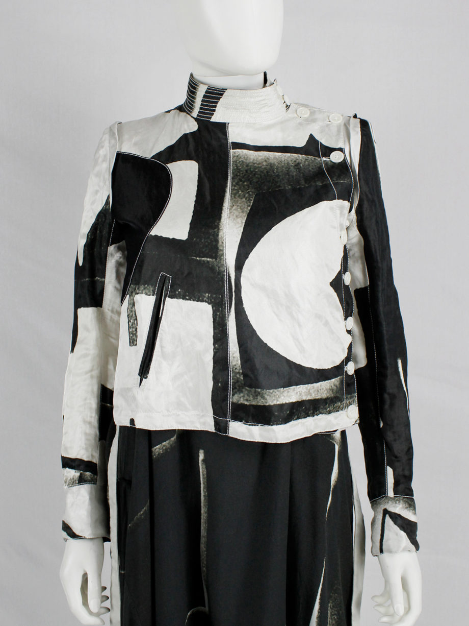 Ann Demeulemeester black and white fencing jacket with side button closure runway spring 2011 (8)