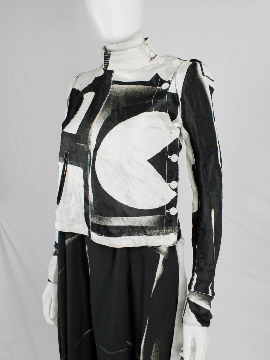 Ann Demeulemeester black and white fencing jacket with side button closure runway spring 2011 (9)
