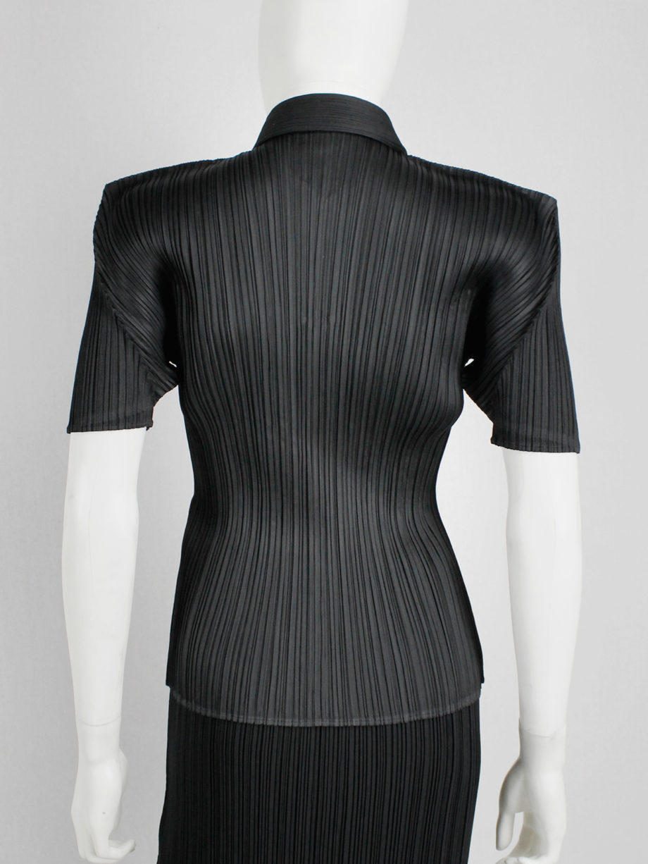 Issey Miyake Pleats Please black polo shirt with square shoulders (2)