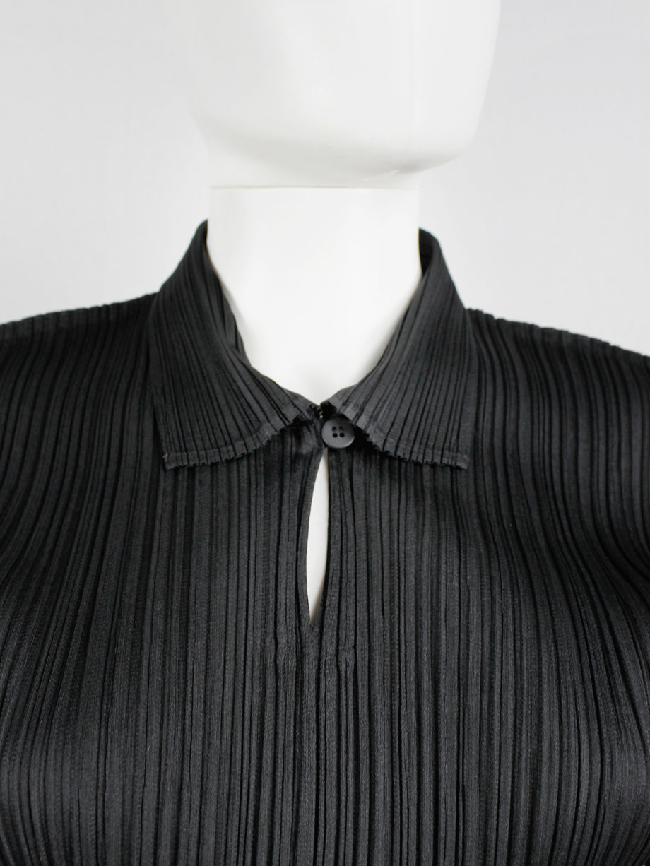 Issey Miyake Pleats Please black polo shirt with square shoulders (8)