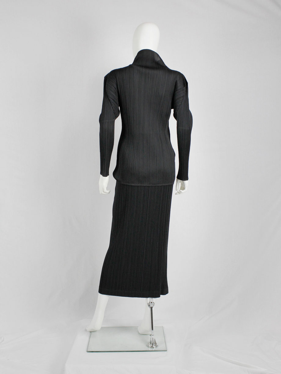 Issey Miyake black maxi skirt with fine pressed pleats (4)