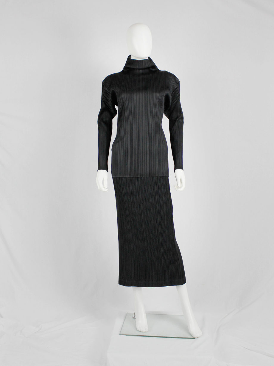 Issey Miyake black maxi skirt with fine pressed pleats (5)