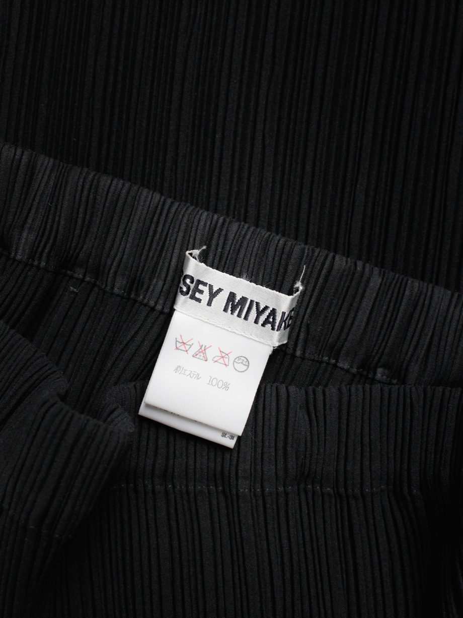 Issey Miyake black maxi skirt with fine pressed pleats (6)