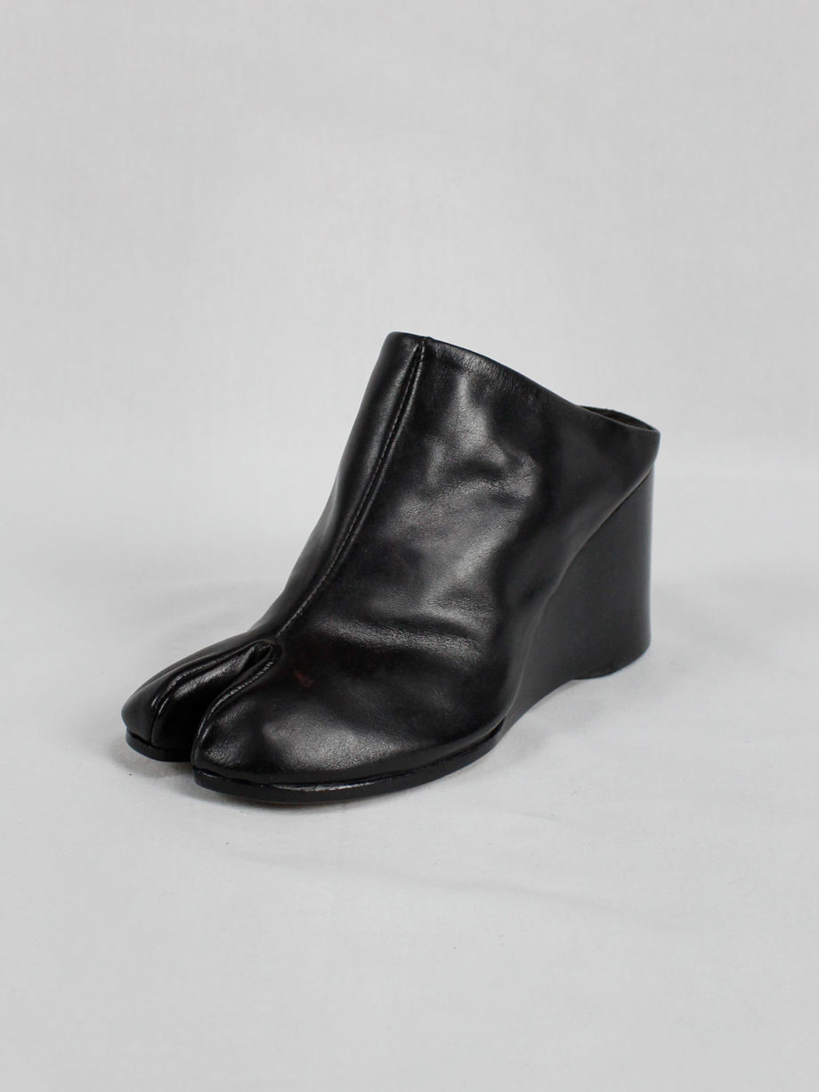 Maison Martin Margiela black tabi slippers with wedge heel spring 2002 (10)