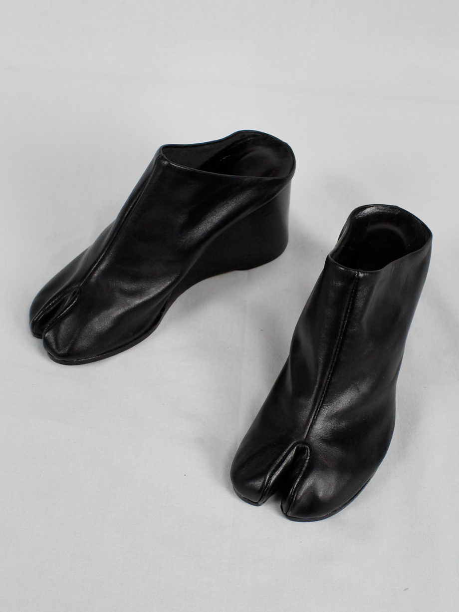 Maison Martin Margiela black tabi slippers with wedge heel spring 2002 (3)