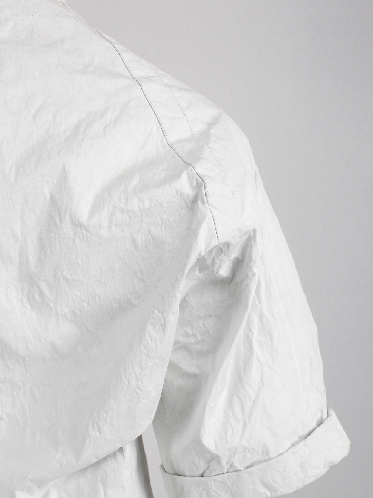AF Vandevorst white structured top made of wrinkled paper spring 2016 (18)