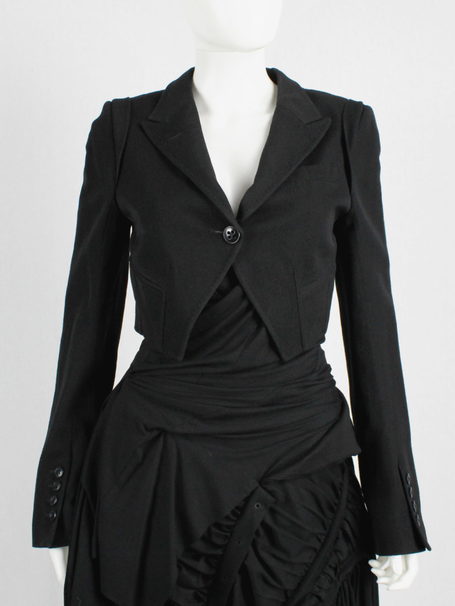Ann Demeulemeester black cropped blazer with cutaway front runway fall 2006 (11)