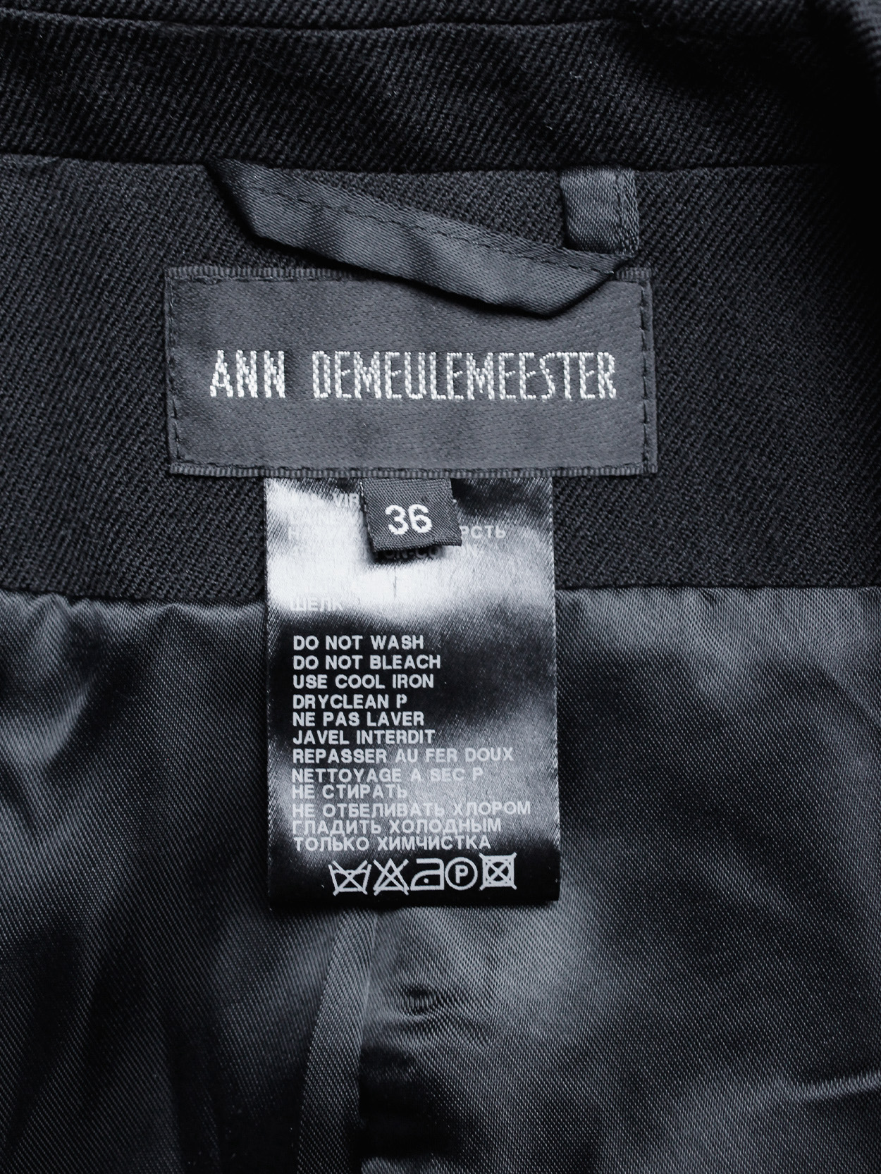 Ann Demeulemeester black cropped blazer with cutaway front runway fall 2006 (6)
