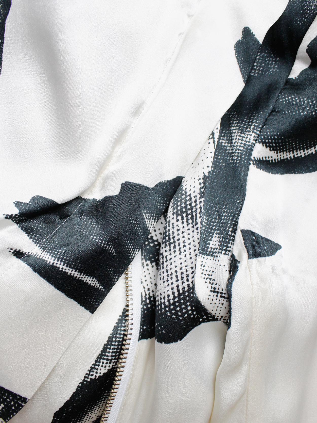 Ann Demeulemeester white asymmetric bird print jacket with inner belt strap spring 2010 (5)