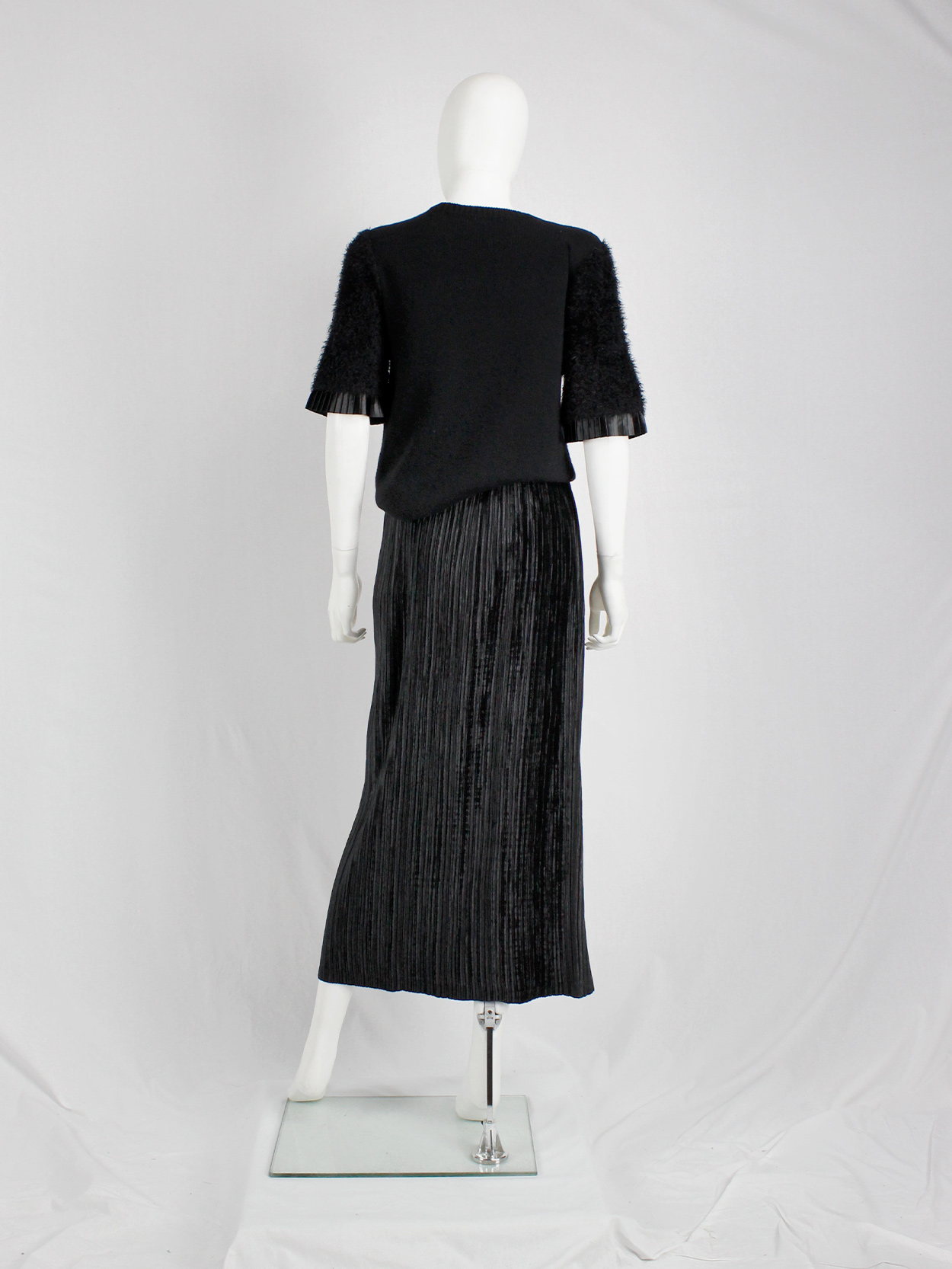 Issey Miyake black velvet maxi skirt with fine pressed pleats (5)