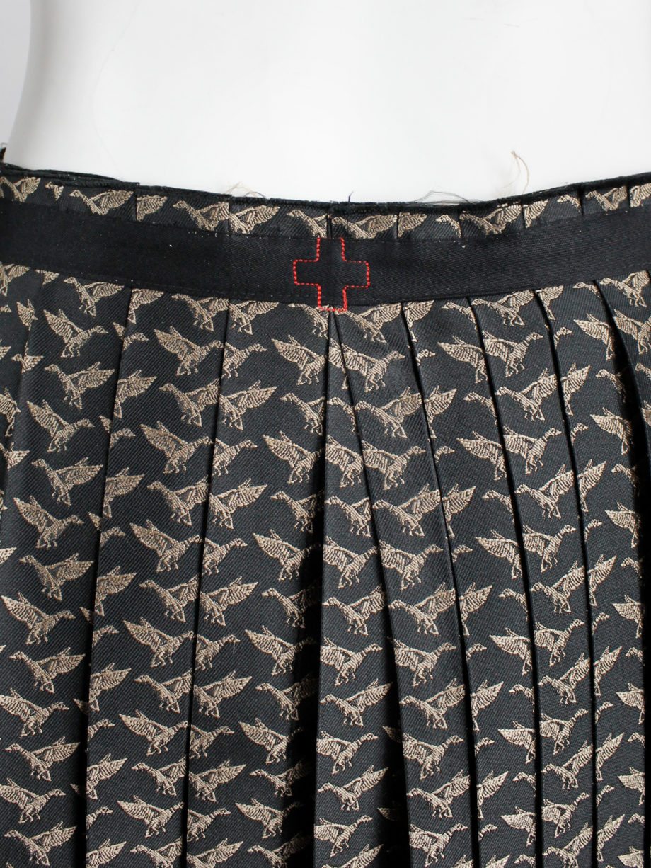 vintage Vandevorst black and gold skirt made of multiple pleated panels fall 2016 (2)