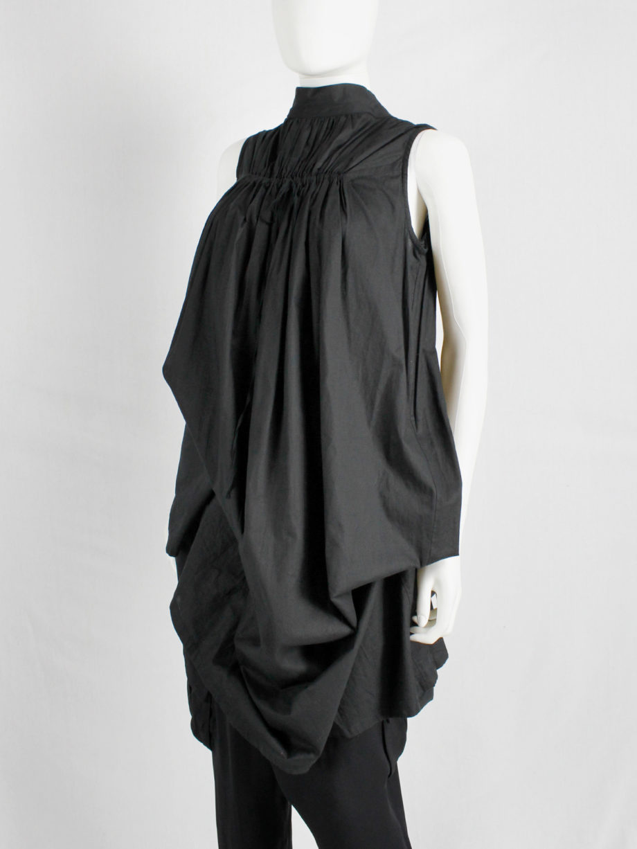 Ann Demeulemeester black garhered dress or top with fine pleats at the top fall 2009 (22)