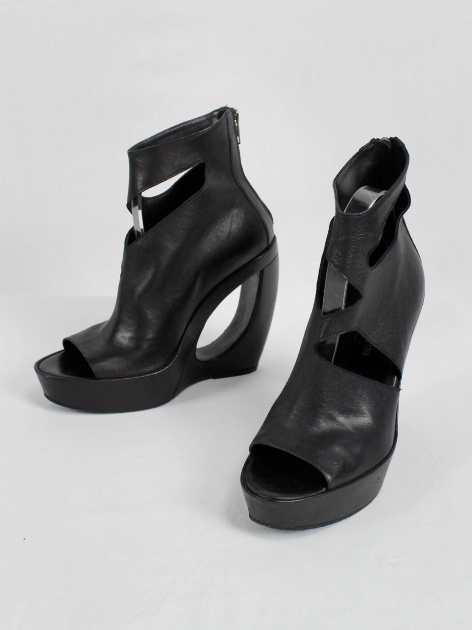 Ann Demeulemeester black platform boots with cut-out curved heel (40) — spring 2013