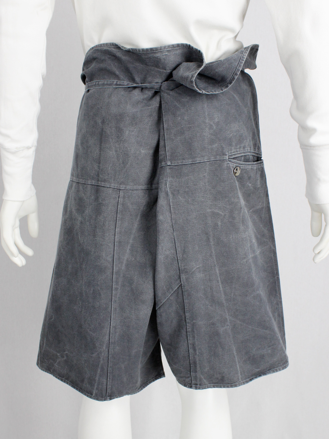 Bless no 20 grey extra oversized stone shorts with paperbag waist 2003 (4)