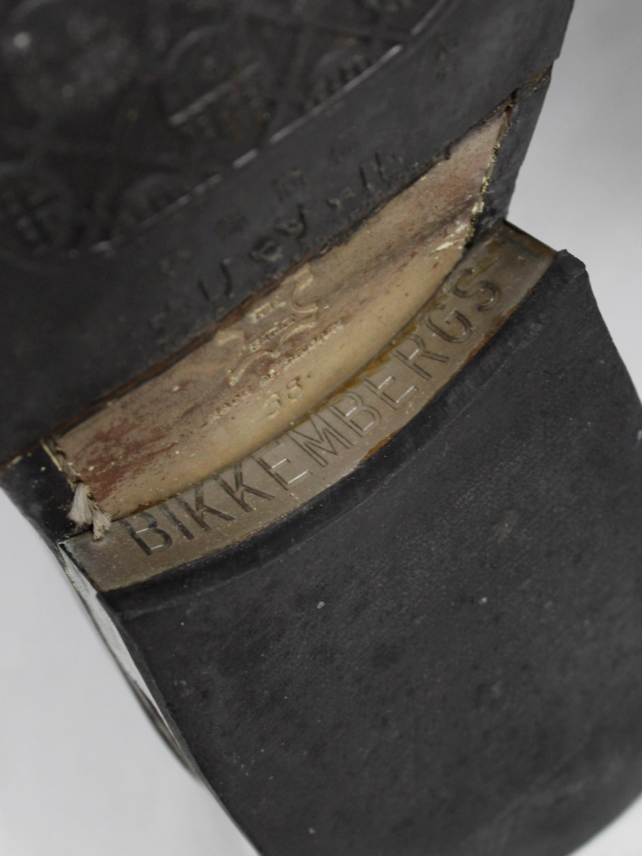 Dirk Bikkembergs black knee-length boots with metal slit heel and metal pulls 1990s 90s (23)