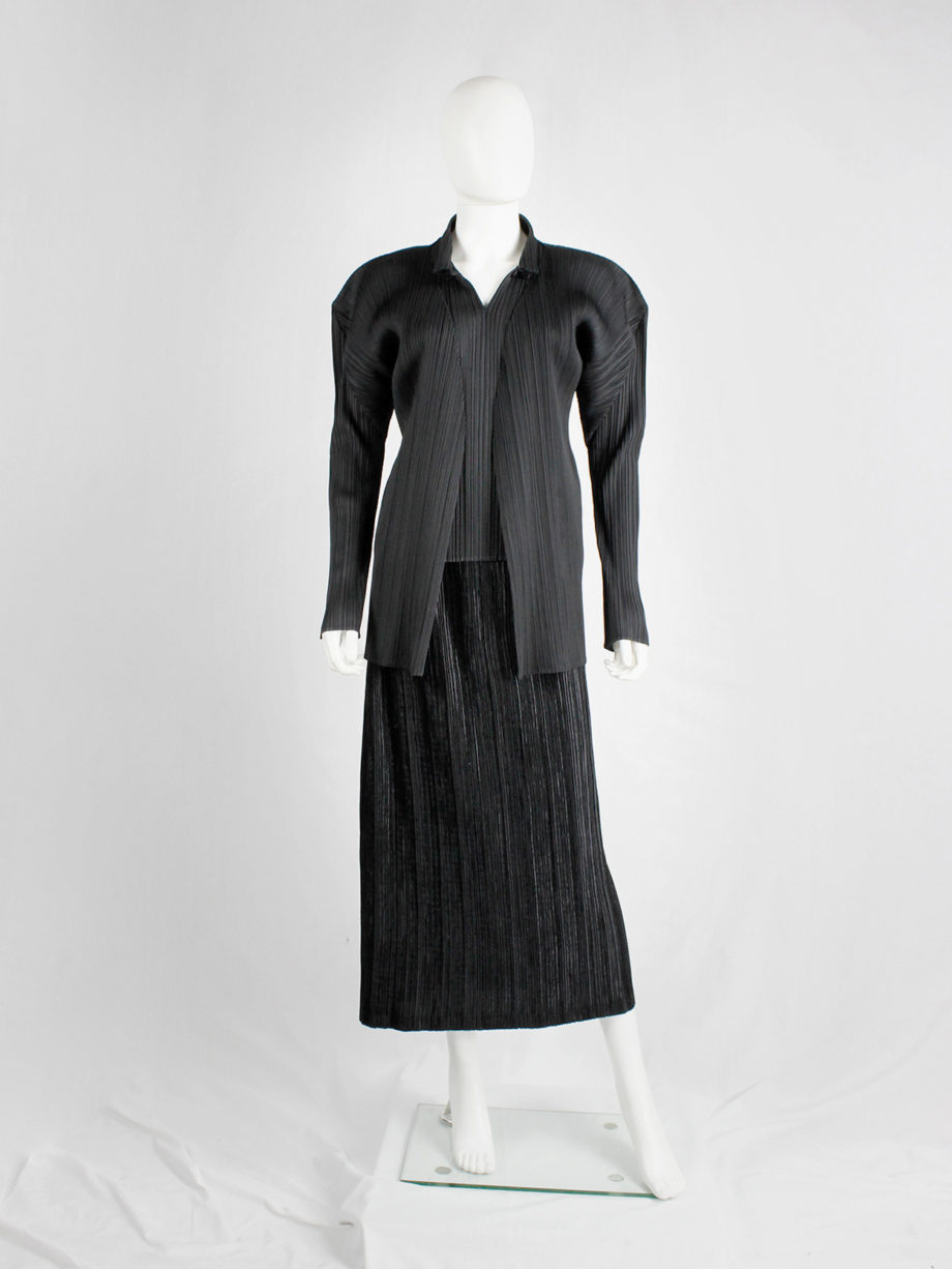 Issey Miyake Pleats Please black cardigan with open front and squared shoulders (5)