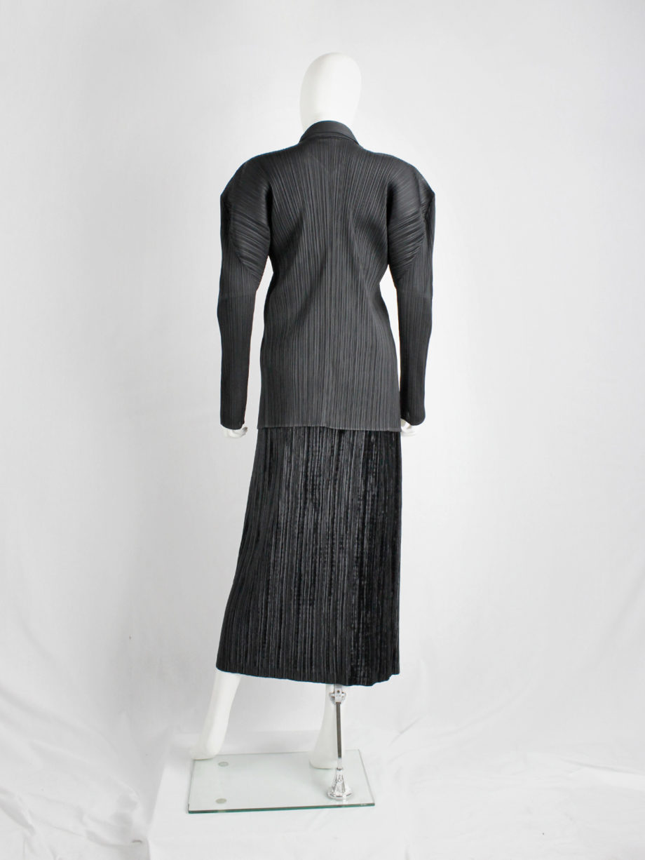 Issey Miyake Pleats Please black cardigan with open front and squared shoulders (7)