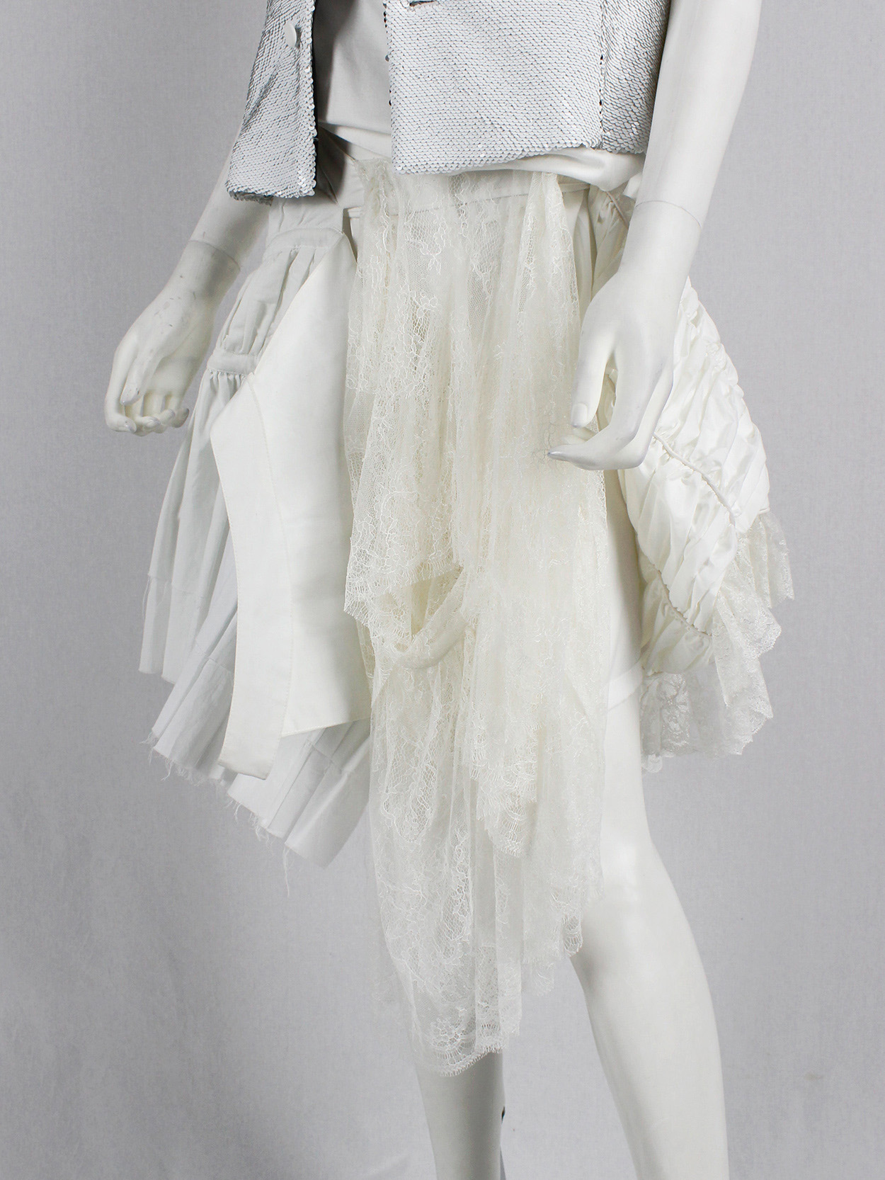 A.F. Vandevorst white deconstructed skirt with boning and lace made of ...