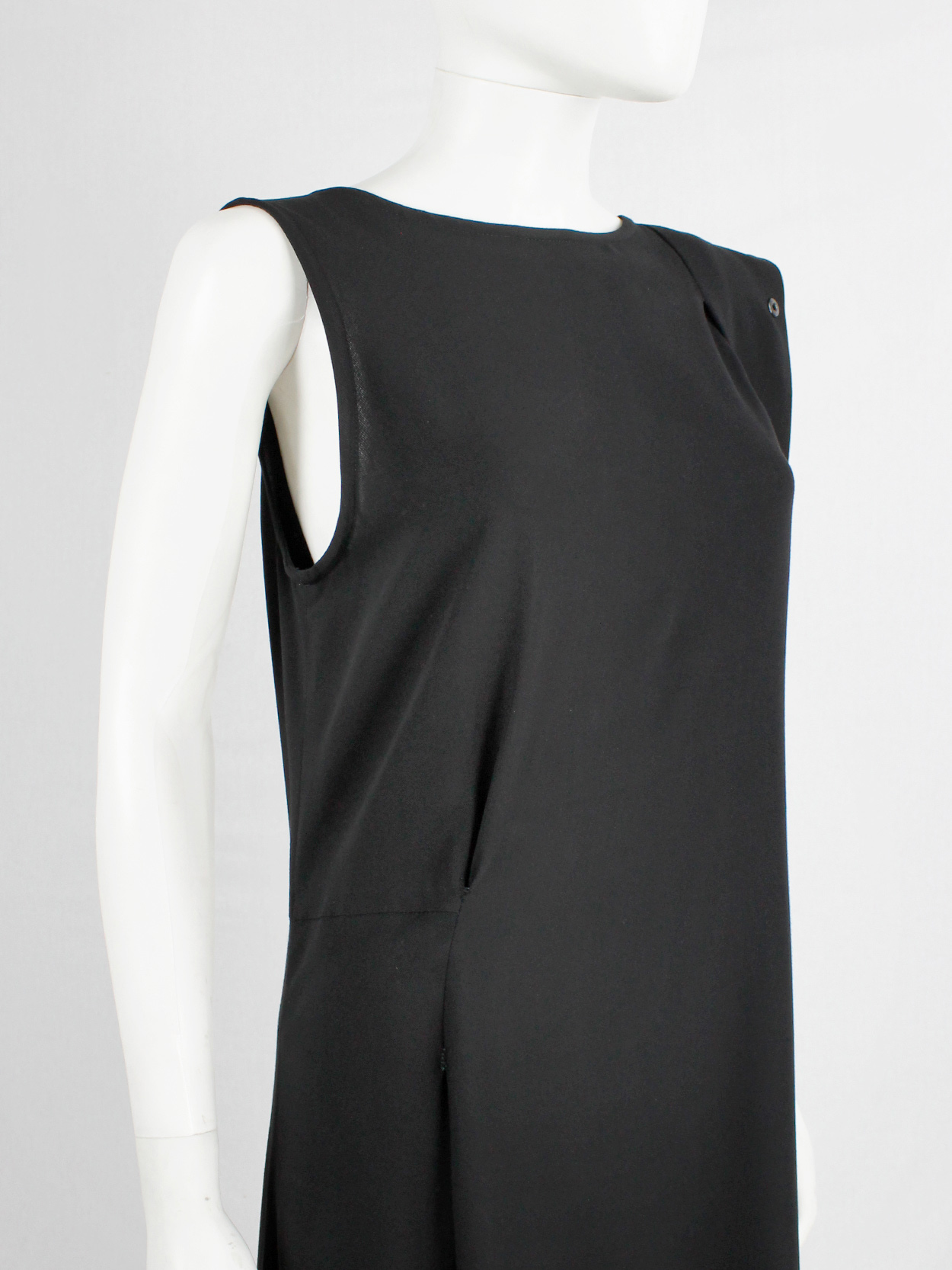 Ann Demeulemeester black asymmetric maxi dress with snap button sash spring 2013 (16)