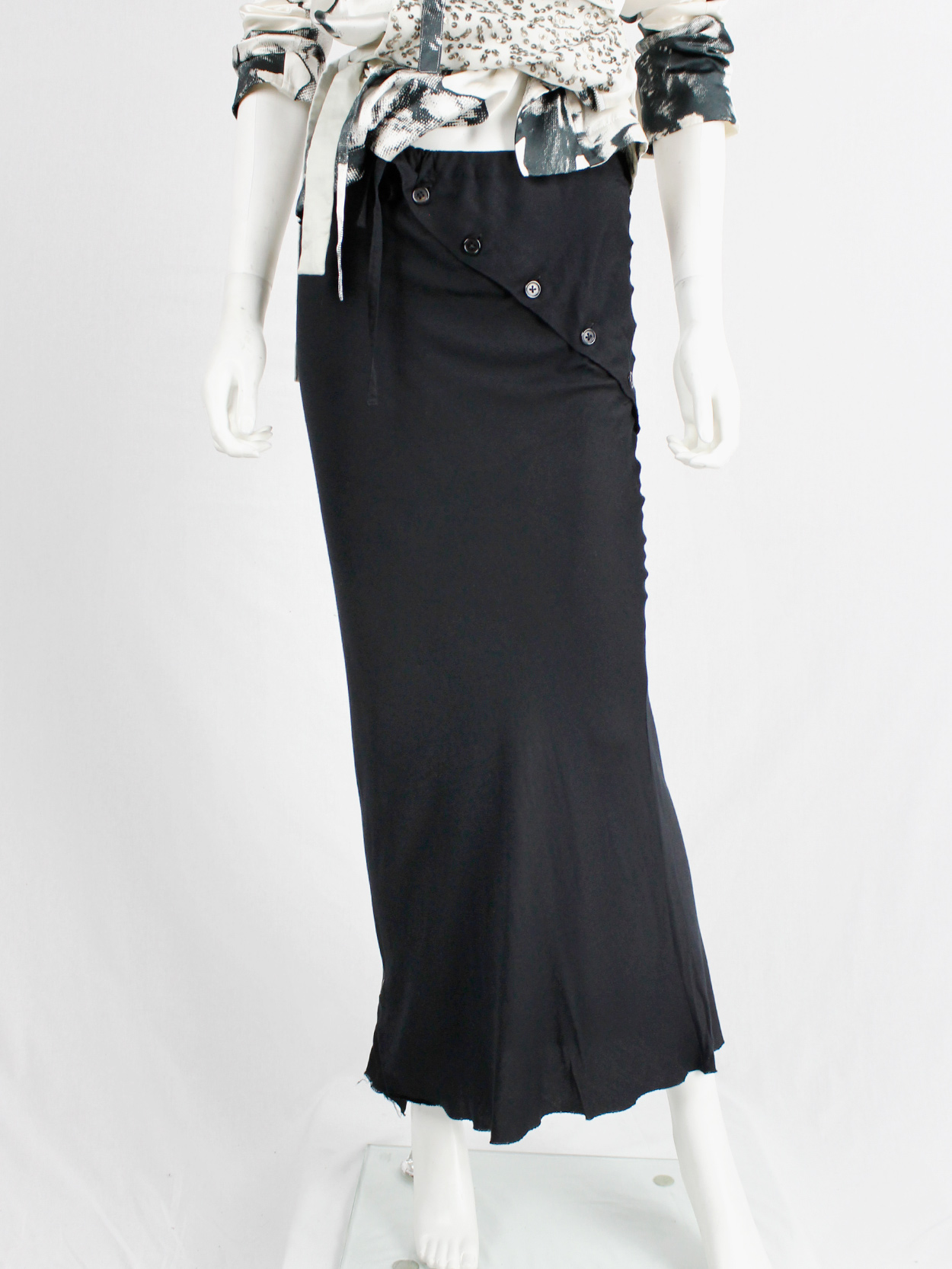 Ann Demeulemeester black maxi skirt with buttons twisting around it fall 2010 (19)