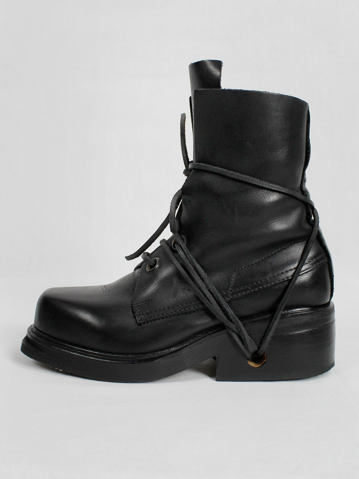 Dirk Bikkembergs black mountaineering boots with eyelets and laces ...