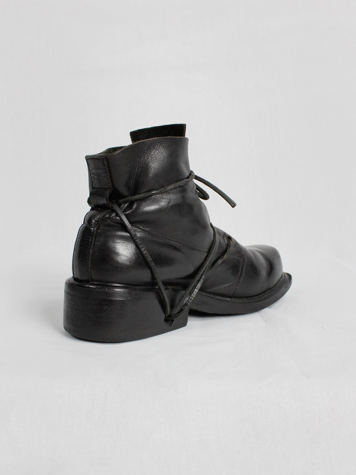 Dirk Bikkembergs black mountaineering boots with laces through the soles 1990s 90s (4)