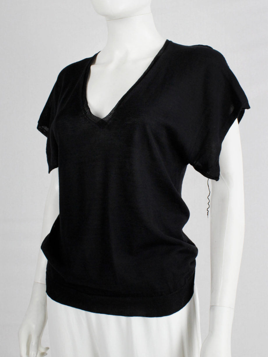 Maison Martin Margiela black t-shirt with cut open sleeves and hanging loose threads spring 2003 (4)