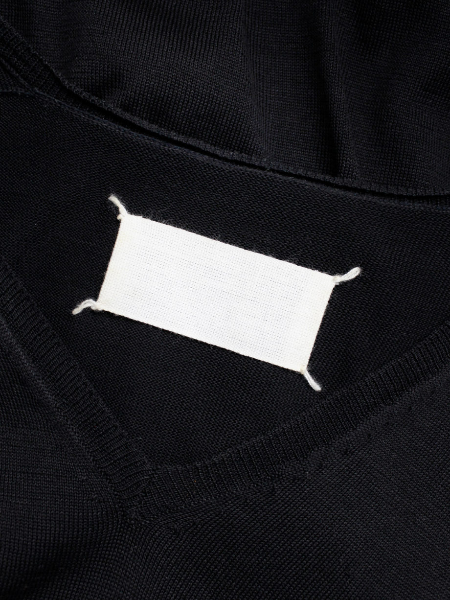 Maison Martin Margiela black t-shirt with cut open sleeves and hanging loose threads spring 2003 (6)
