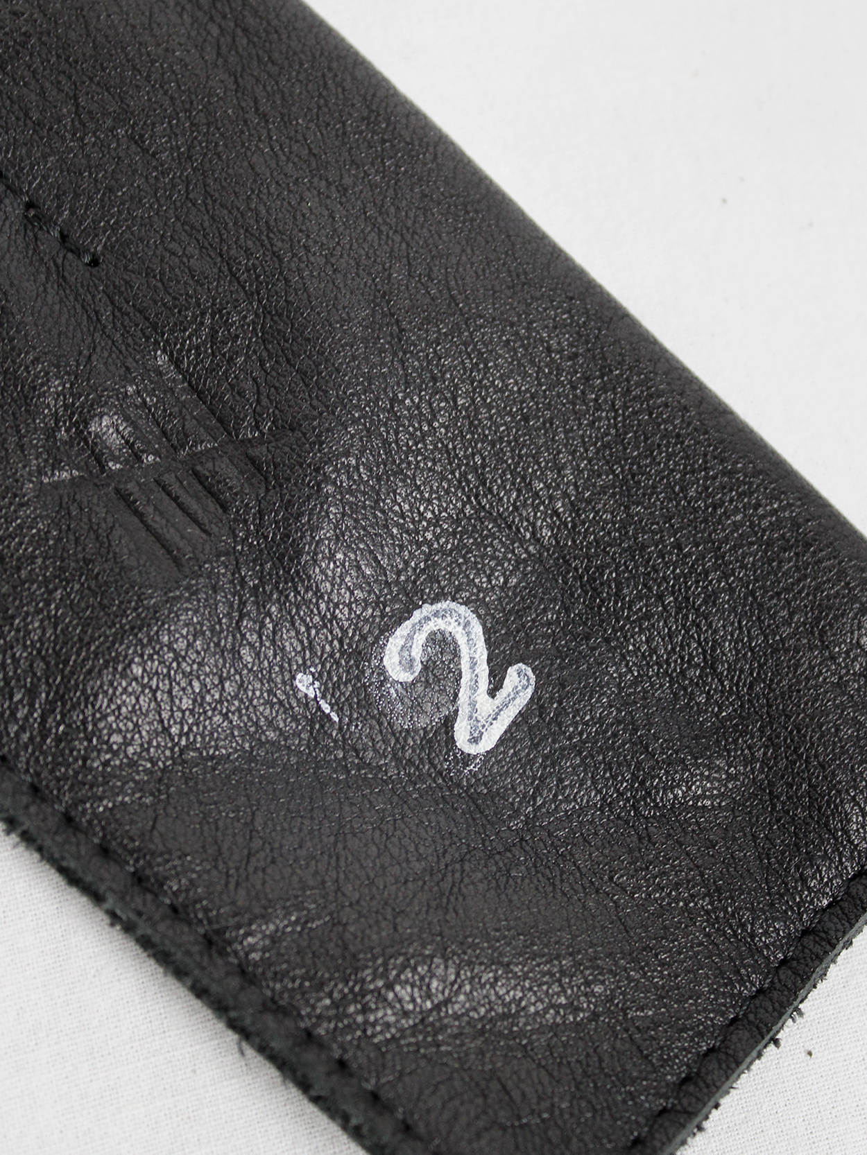 Nico Uytterhaegen black leather pouch with double zipper strap (3)